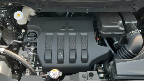 Berapa Liter Isi Air Radiator Mobil. Ketahui Pentingnya Rutin Mengganti Air Radiator Mobil