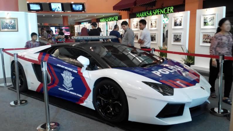 Mobil Polisi Indonesia Lamborghini. Pamerkan Lamborghini Patroli di Kelapa Gading, Polisi: Itu Hanya Pinjaman