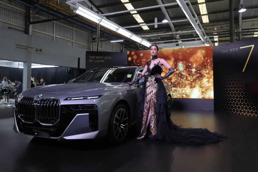 Bmw Seri 7 Opulence. NEW BMW 735li M Sport (2023) : Spesifikasi, Harga, Promo dan Review BMW Seri 7 Indonesia