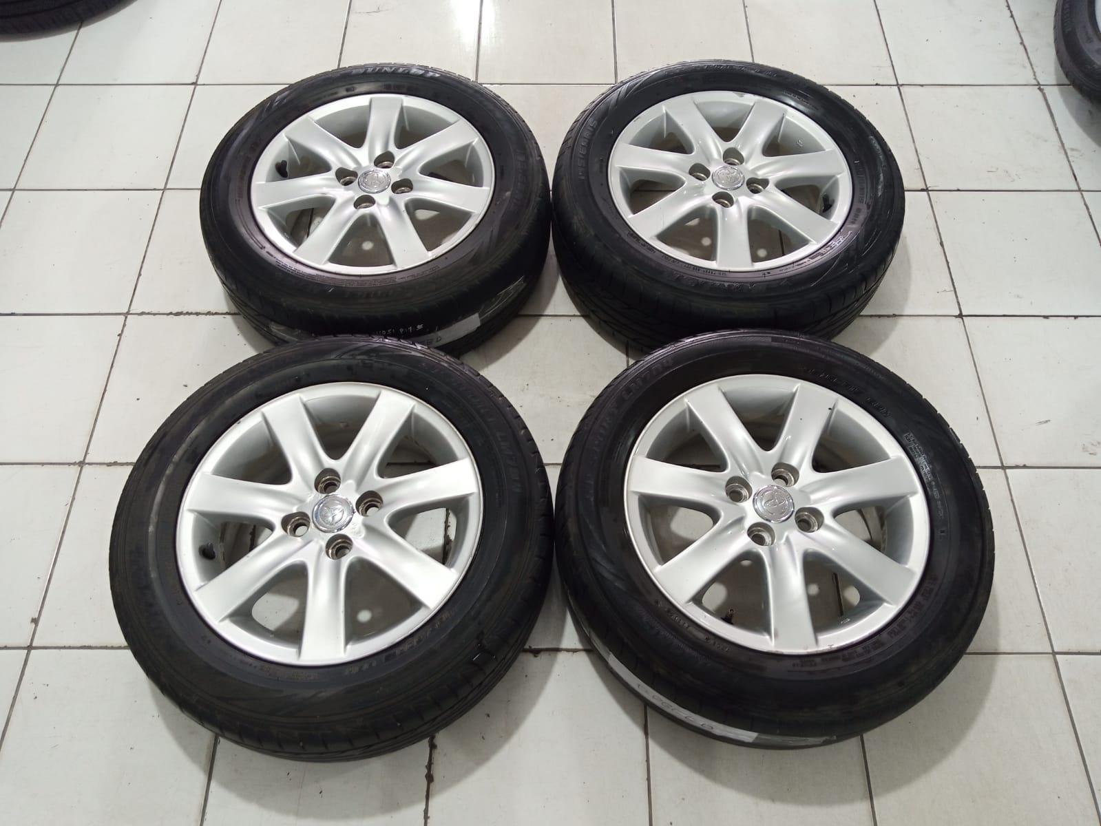 Velg Vios Ring 15. Jual Velg Bekas Standar Vios Ring 15 Pcd 4x100 Silver