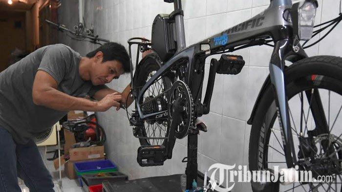 Bengkel Sepeda Lipat Terdekat. Gowes Lagi Tren di Surabaya, Bengkel Sepeda Pancal Kewalahan Terima Servis Sepeda