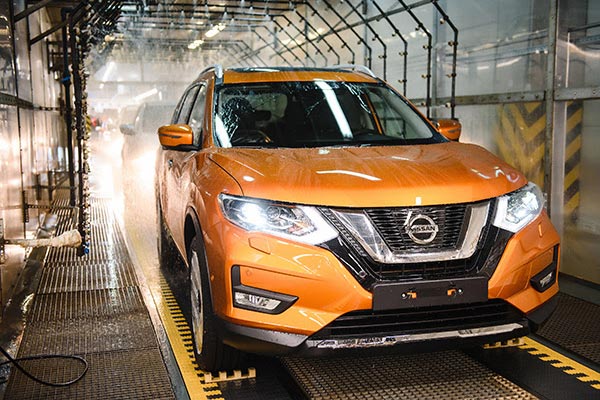 Mobil X Trail 2010. Nissan Tegaskan Recall X-trail, Serena, dan Leaf Tak Berdampak di Indonesia