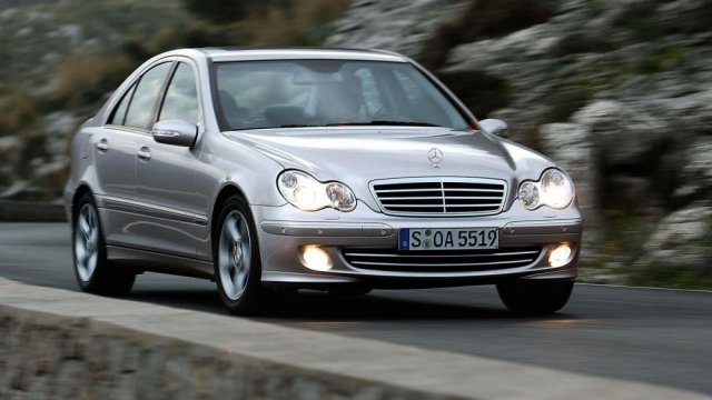 Mercedes C180 Kompressor 2004. Review Mercedes-Benz C180 Kompressor 2003, Sedan Mewah Yang Tak ...