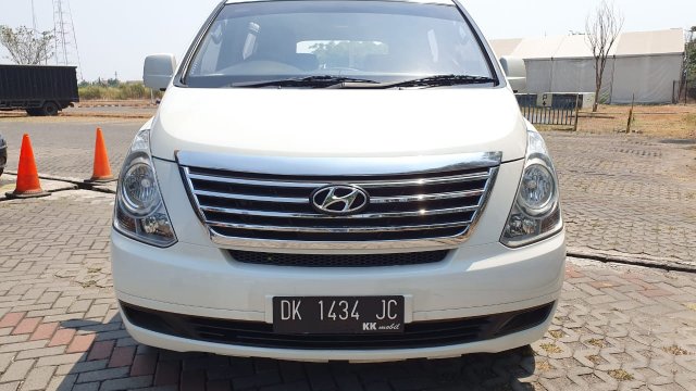 Hyundai H1 Diesel Bekas Surabaya. Jual Mobil Bekas Hyundai H-1 2.5 MT Diesel 2013 di Surabaya