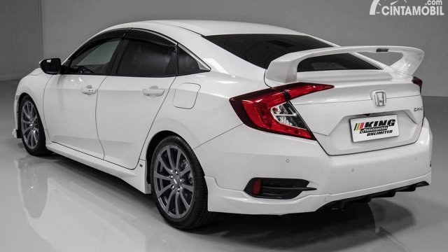 Honda Civic Turbo Modifikasi Velg. Spoiler dan Velg Terbaru dari Mugen untuk Honda Civic Turbo Sedan