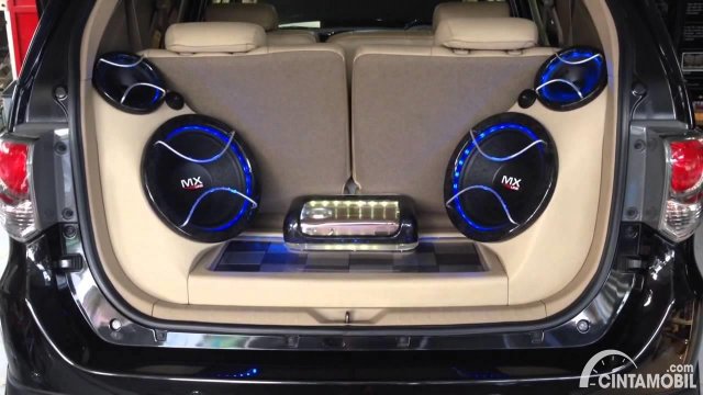 Modifikasi Audio Mobil Sedan. Mengenal Paket Audio Mobil Terbaik Beserta Aliran Modifnya