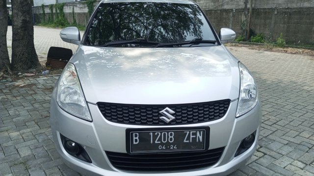 Harga Suzuki Swift 2015. Jual mobil bekas murah di Indonesia