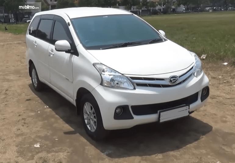 Xenia Tipe R 2014. Spesifikasi Mobil Daihatsu Xenia R Deluxe 2014 : MPV Nyaman Untuk Jadi Kendaraan Keluarga