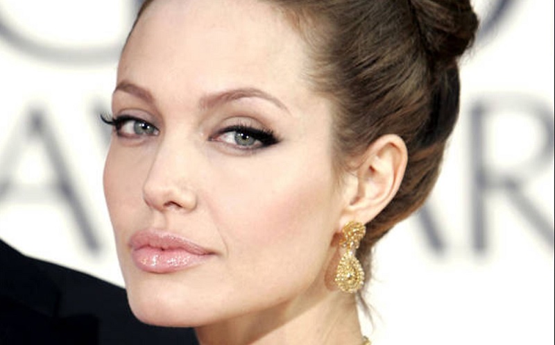 Mata Terindah Di Dunia. Angelina Jolie hingga Gigi Hadid, Artis Hollywood Pemilik Mata Terindah di Dunia : Okezone Lifestyle