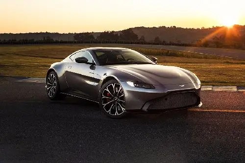 Aston Martin V12 Vantage. Harga OTR Aston Martin Vantage 2023 V12 S Roadster Pure Sports, Review dan Speks Bulan Desember 2022