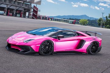 Mobil Lamborghini Warna Pink. Liberty Walk Juga Punya Lamborghini Aventador SV Warna Pink Yang Seksi