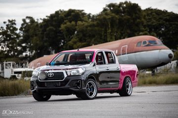 Hilux Double Cabin Modifikasi. Modifikasi Double Cabin, Toyota Hilux Ini Coba Pakai Gaya Berbeda