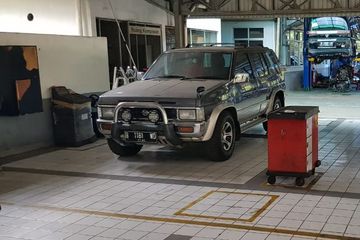 Modifikasi Nissan Terrano 4x4. Nissan Terrano 4X2 'Disulap' jadi 4X4, Upgrade dari Bengkel Resmi