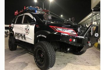 Toyota Rush Modif Offroad. Modifikasi Toyota Rush Terbaru, Dipersiapkan Buat Off-Road, Bakal Dijejali Ban ukuran 31 Inci