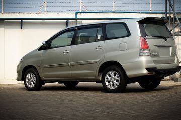 Harga Kijang Innova 2010. Harganya Menggiurkan Toyota Kijang Innova Diesel 2010, Dijual Rp 100 Jutaan