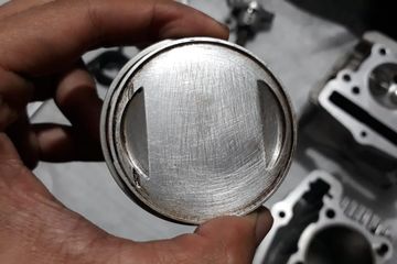 Penyebab Ring Piston Aus. Berikut Ini Penyebab Ring Piston Motor Cepat Aus, Ini Sumber Masalahnya