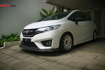 Modifikasi Audio Mobil Jazz. Modifikasi Honda Jazz GK5 Berparas Sporty Mulanya Upgrade Sistem Audio