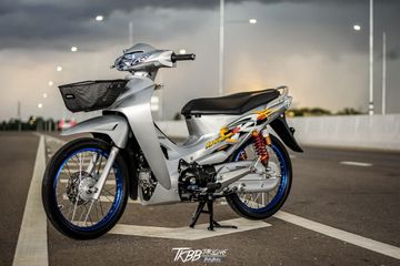 Modifikasi Honda Karisma 125. Honda Karisma 125 Pamer Pesona, Andalkan Modifikasi Kaki-kaki Impresif