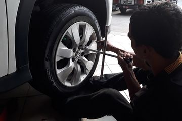 Alat Untuk Mengencangkan Baut. Cara Mengencangkan Baut Roda Mobil yang Benar, Ikuti Langkah Ini