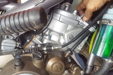 Oli Samping Idemitsu Wangi. Kawasaki Ninja 150 Super KIPS Beda, Oli Samping Harus Cocok, Cegah Gejala Nyangkut