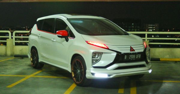 Cutting Stiker Xpander Putih. Mitsubishi Xpander W7 Tambah Keren dengan Cutting Sticker Simpel dan Lampu Futuristik