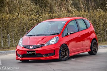 Modifikasi Honda Jazz Ge8. Modifikasi Honda Jazz GE8 Gayanya Minimalis Tapi Kental Nuansa Racing