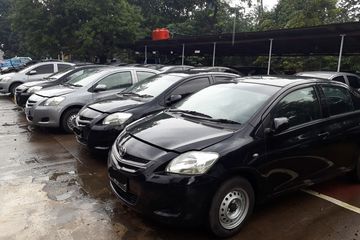 Mobil Bekas Taxi Blue Bird Soluna. Paket Upgrade Hilangkan Kesan 'Mobil Bekas Taksi', Cuma Rp 5 Jutaan!