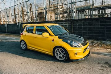 Modifikasi Mobil Suzuki Swift. Modifikasi Suzuki Swift Lama Sukses Tampil Sporty Dikemas Gaya JDM