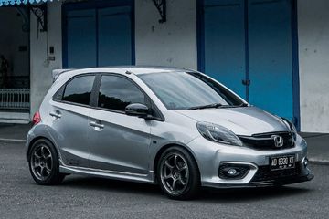 Modif Brio Abu Abu. Video Modifikasi Honda Brio Racing Look Tapi Suguhkan Audio Mantap