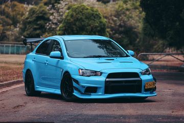 Lancer Evo 10 Modifikasi. Modifikasi Mitsubishi Evo X Street Racing Segar Dengan Kelir Biru Muda