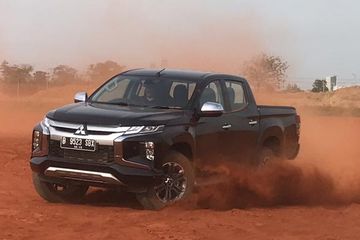 Triton Modifikasi Off Road. Mitsubishi Triton Aman Main Off-road, Tekan Kenop Dari 2WD Bisa Jadi 4WD