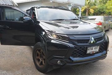 Mobil Strada Triton Modifikasi. Mitsubishi Triton Bermuka Pajero Sport, Baju Full Hitam, Pakai Pelek TE37