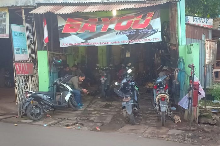 Service Knalpot Motor Terdekat. Spesialis Bobok Knalpot Motor Standar dan Kondoman, Mulai Dari Rp 100 Ribuan