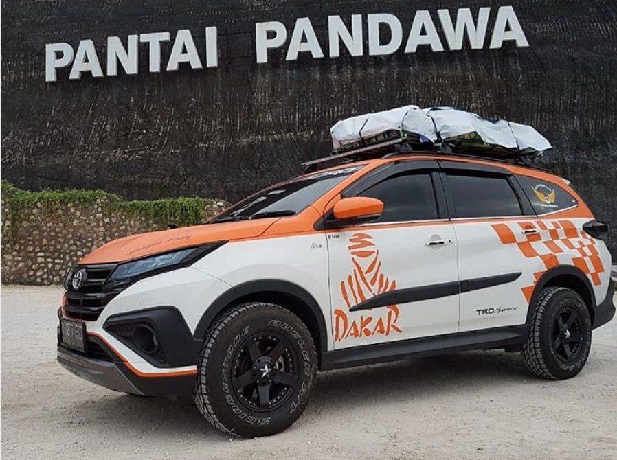 All New Rush Modifikasi Velg. Toyota Rush Baru 'Turun' Pelek, Jadi Gagah Pasang Roof Rack dan Livery Dakar