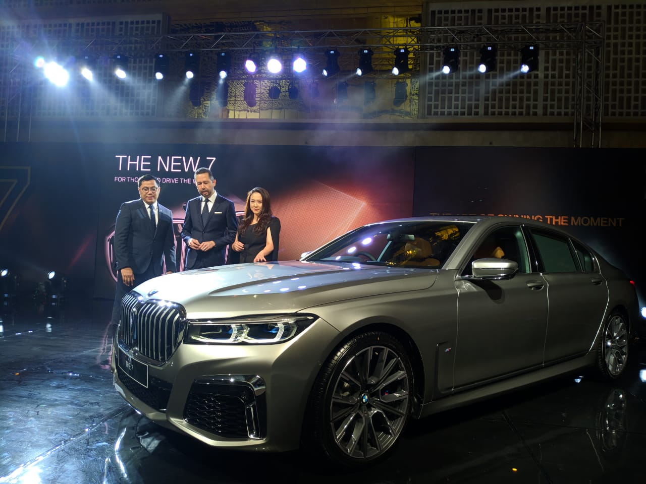 Bmw Seri 7 Opulence. BMW The New 7 Hadir dengan Pilihan Opulence dan M Sport