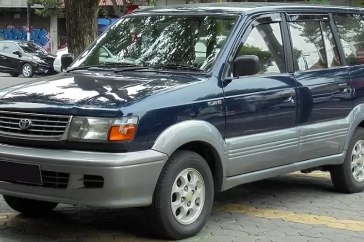 Spesifikasi Kijang Krista 2004. Merupakan Kasta Tertinggi Kijang Pada Zamannya, Berikut Kelebihan dan Kekurangan Kijang Krista