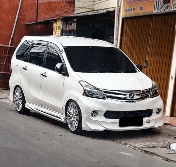 Modifikasi Mobil Sigra Silver. Modifikasi Xenia 2013 Dengan Cara Simpel dan Hemat Biaya